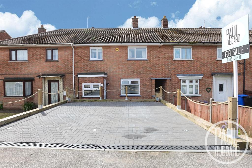 Oulton Road, Oulton Broad, Suffolk, NR32 3 bed terraced house for sale