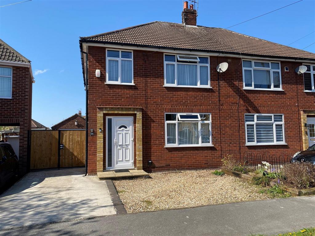 Mill Beck Lane, Cottingham 3 bed semidetached house for sale £260,000