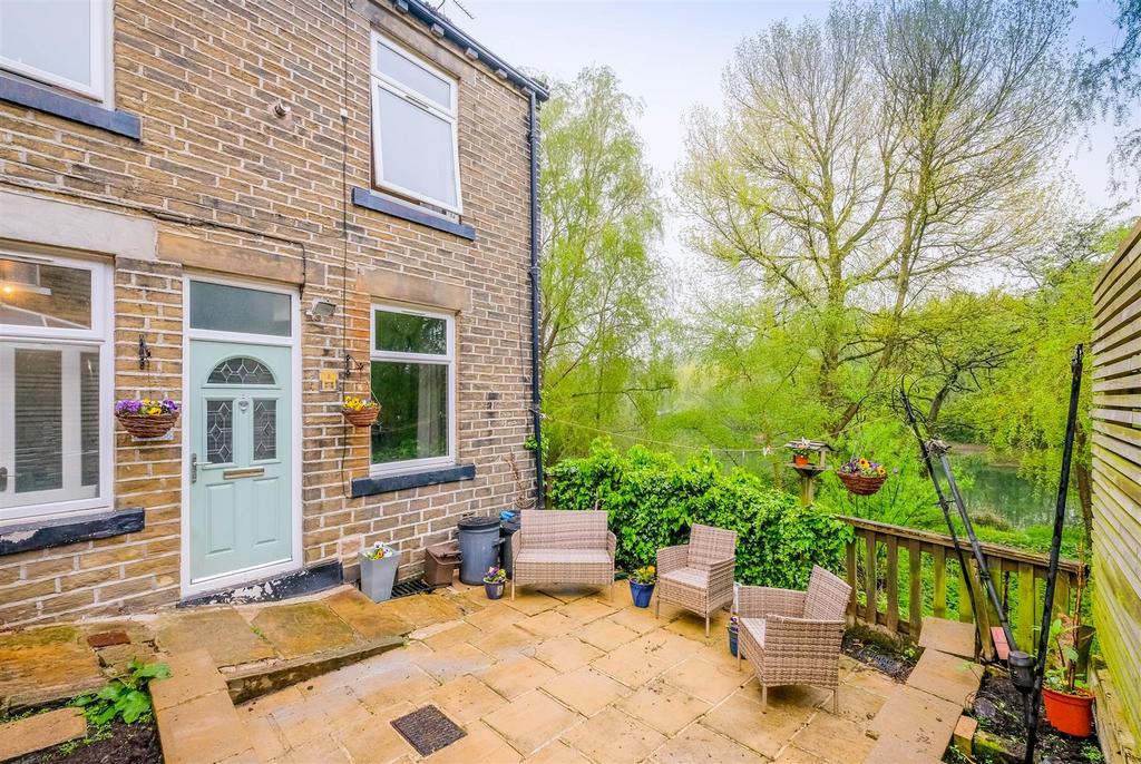 Grove Cottages, Brighouse 2 bed end of terrace house for sale £129,000