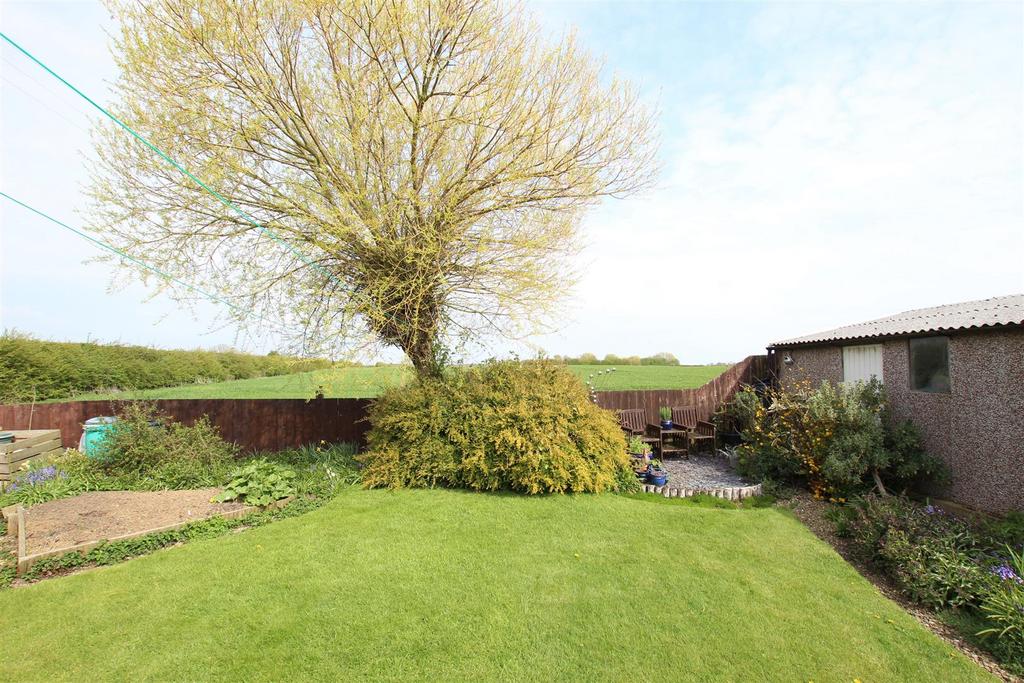 Hornsea Road, Skipsea 4 bed detached bungalow for sale £325,000