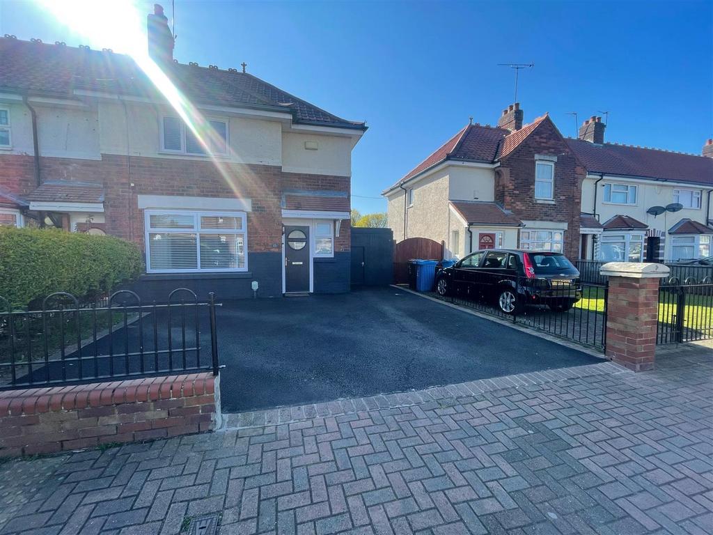 25Th Avenue, Hull 2 bed end of terrace house £125,000