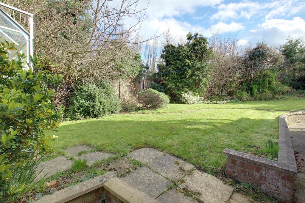 Lindale Avenue, Hornsea 2 bed semidetached bungalow £199,950