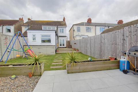 Alpha Cliff Road, Hornsea, HU18 1JW