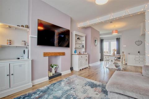 Alpha Cliff Road, Hornsea, HU18 1JW