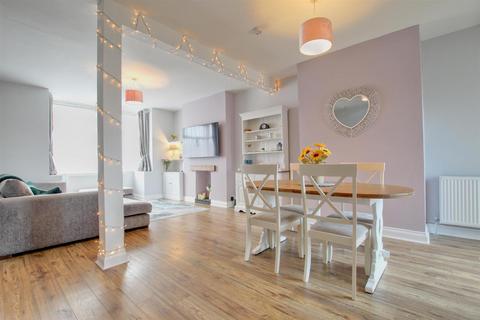 Alpha Cliff Road, Hornsea, HU18 1JW