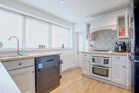 Alpha Cliff Road, Hornsea, HU18 1JW