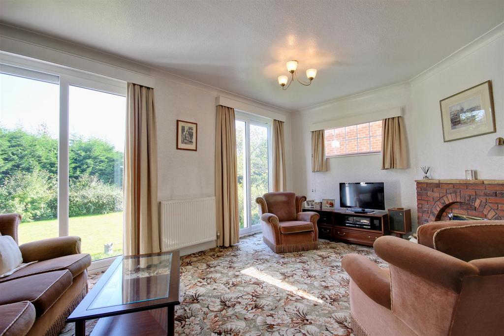 Mill Walk, Cottingham 4 bed detached house for sale £375,000