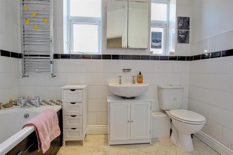 109 Cliff Road, Hornsea, HU18 1JB