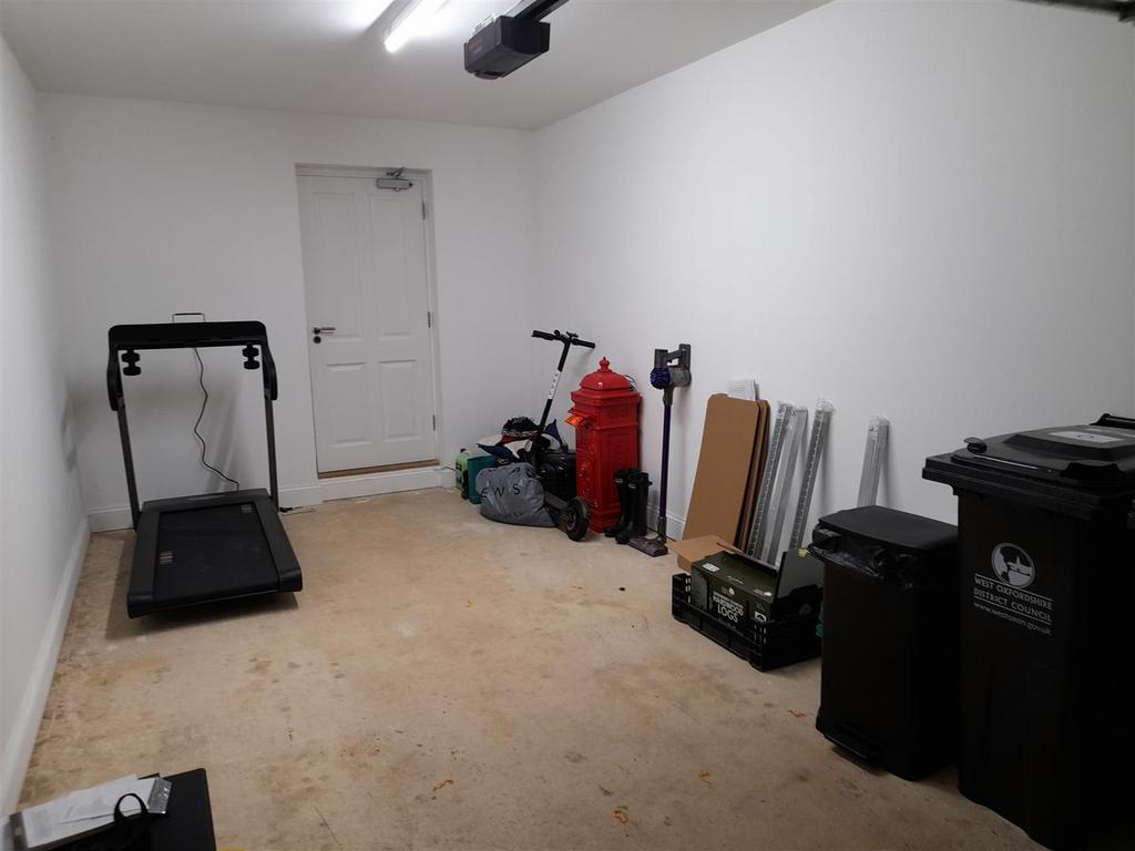 Garage.jpg