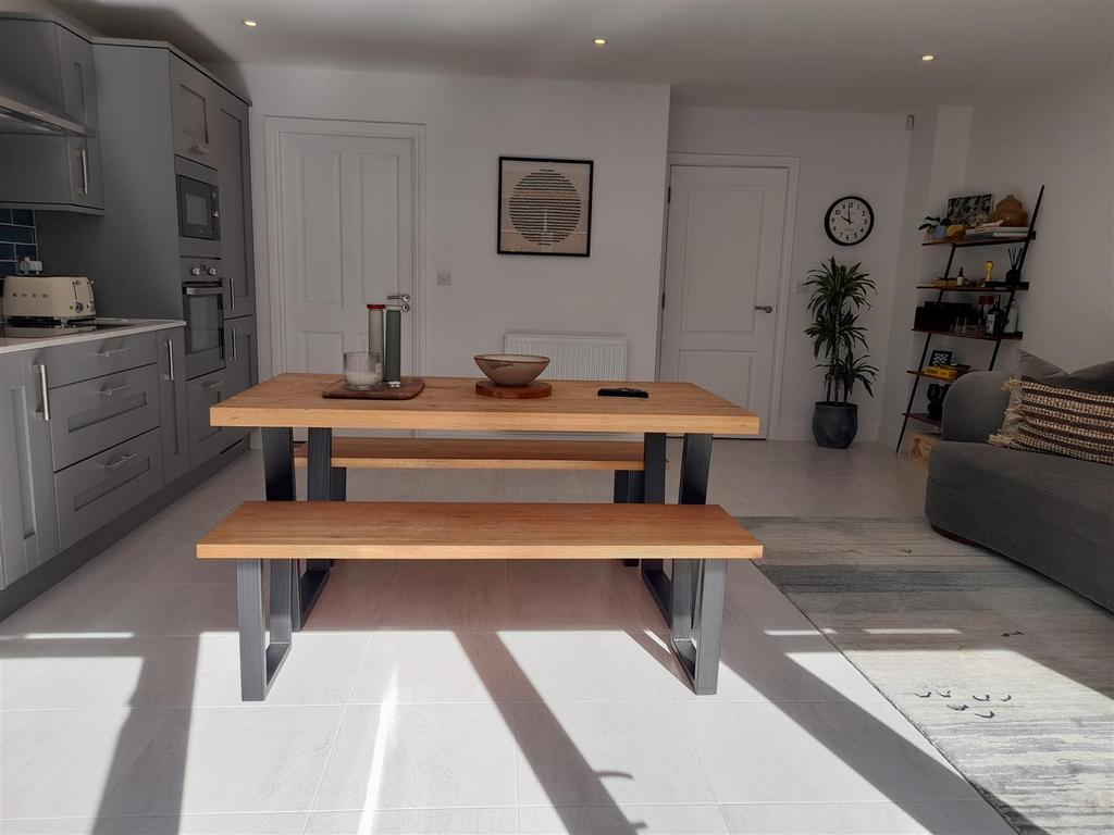 Dining area.jpg