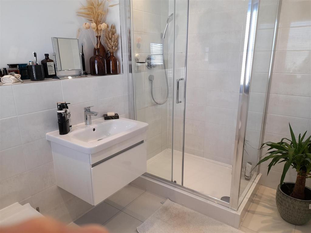 Shower room.jpg