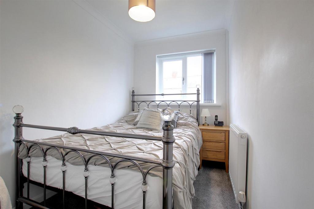 Bedroom 2 (rear)
