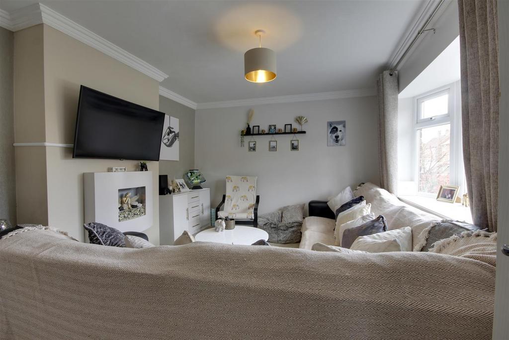 Plantation Drive, North Ferriby 3 bed semidetached house for sale £