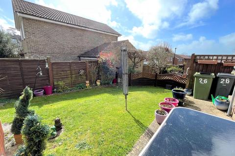 2 bedroom bungalow for sale - Birch Close, East Cowes