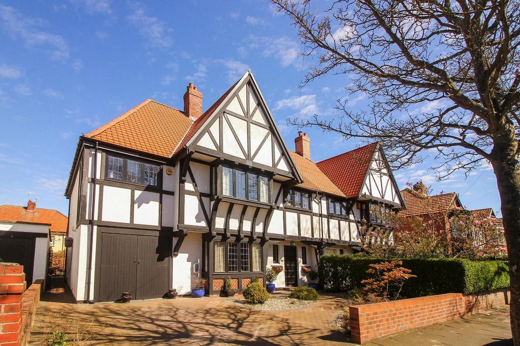 Holywell Avenue, Whitley Bay 4 bed semidetached house for sale £