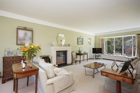 White Garth Ridgeway Close, Oxshott, Leatherhead, KT22 0LQ