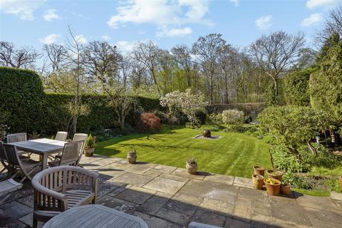 White Garth Ridgeway Close, Oxshott, Leatherhead, KT22 0LQ