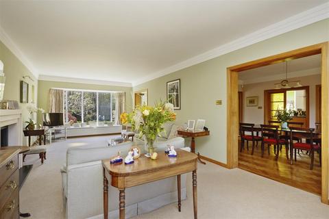White Garth Ridgeway Close, Oxshott, Leatherhead, KT22 0LQ
