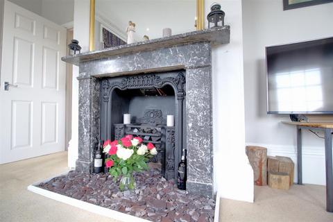 Flat 3, The Old Custom House Quay Street, Gloucester, GL1 2JS