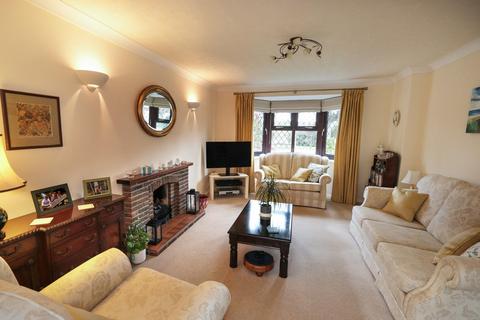 18 Dugdale Avenue, Bidford On Avon, Alcester, B50 4QE
