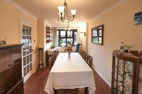 18 Dugdale Avenue, Bidford On Avon, Alcester, B50 4QE