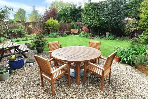 18 Dugdale Avenue, Bidford On Avon, Alcester, B50 4QE