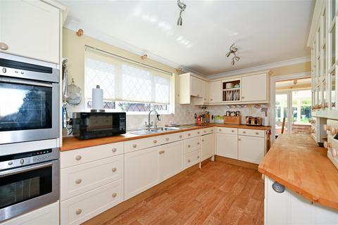 26 Elm Grove, Barnham, Bognor Regis, PO22 0HL