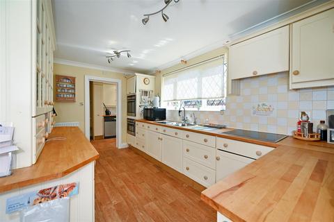 26 Elm Grove, Barnham, Bognor Regis, PO22 0HL