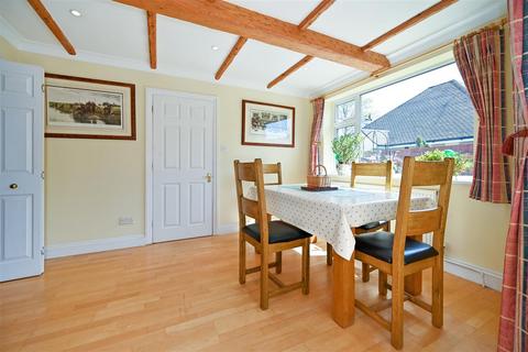 26 Elm Grove, Barnham, Bognor Regis, PO22 0HL