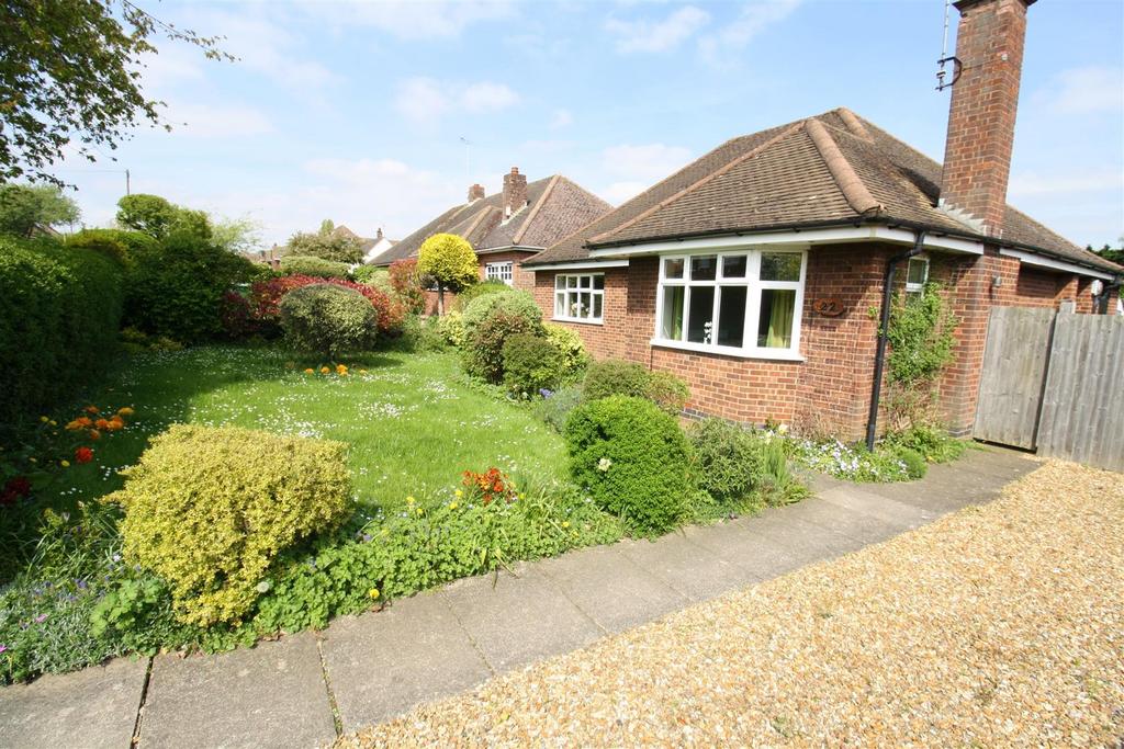 Shenley Road, Bletchley, Milton Keynes 2 bed detached bungalow for sale