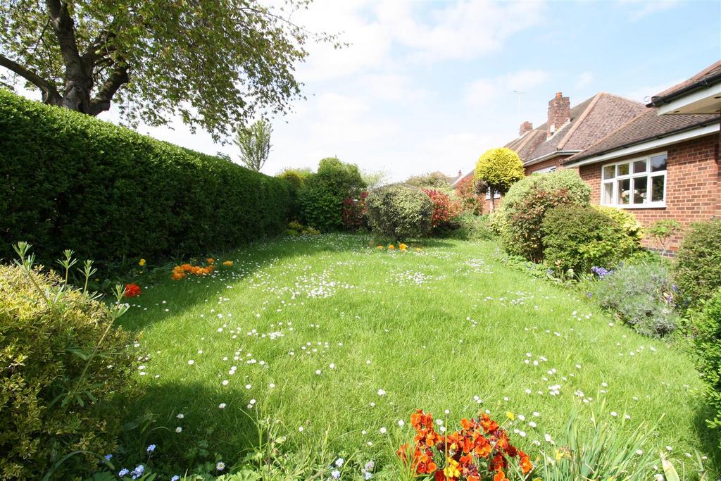 Shenley Road, Bletchley, Milton Keynes 2 bed detached bungalow for sale