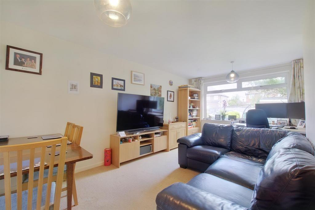 Cator Lane North 2 bed semidetached bungalow £240,000