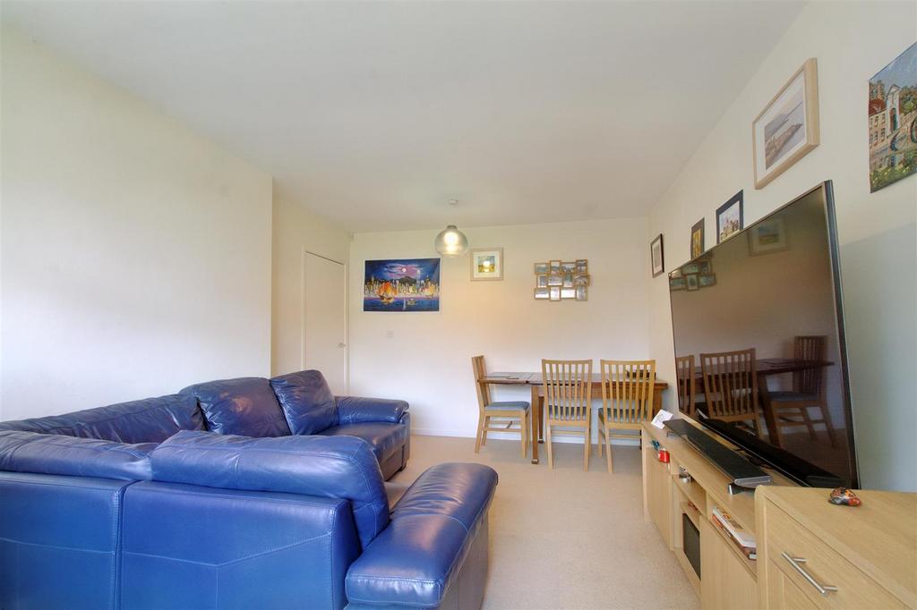 Cator Lane North 2 bed semidetached bungalow £240,000