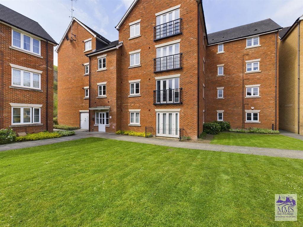 Sealand Drive, Strood 2 bed apartment for sale £225,000
