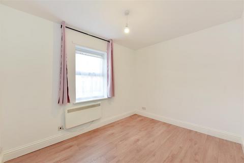 3 Thames Circle, London, E14 3RX