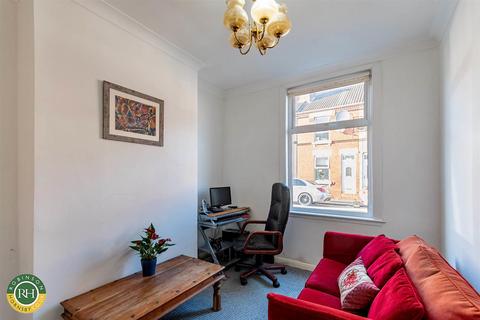 35 Apley Road, Doncaster, DN1 2AX