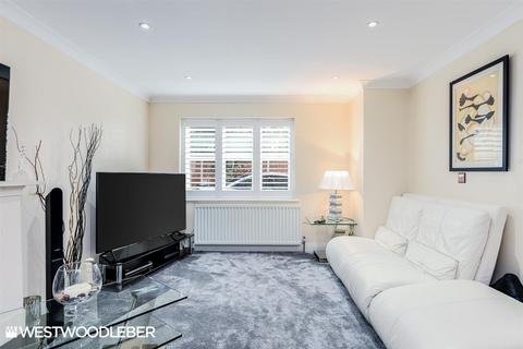 186 Hammondstreet Road, Cheshunt, Waltham Cross, EN7 6PA