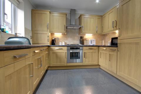 104 Ashdene Close, Willerby, Hull, HU10 6LF
