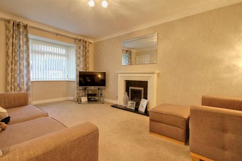 104 Ashdene Close, Willerby, Hull, HU10 6LF