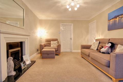 104 Ashdene Close, Willerby, Hull, HU10 6LF