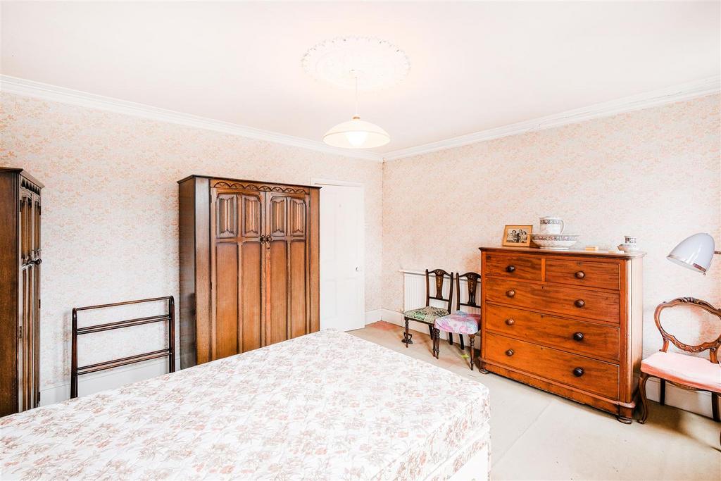 Hills Road Buckhurst Hill-23.JPG