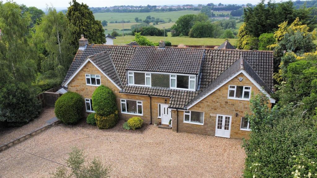 Old Park, Devizes 6 bed detached house for sale £950,000