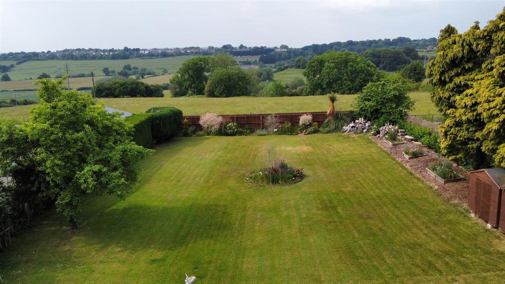 Old Park, Devizes 6 bed detached house £950,000