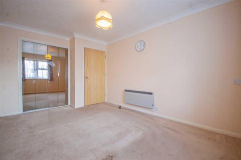 1 bedroom retirement property for sale, Godfreys Mews, Chelmsford
