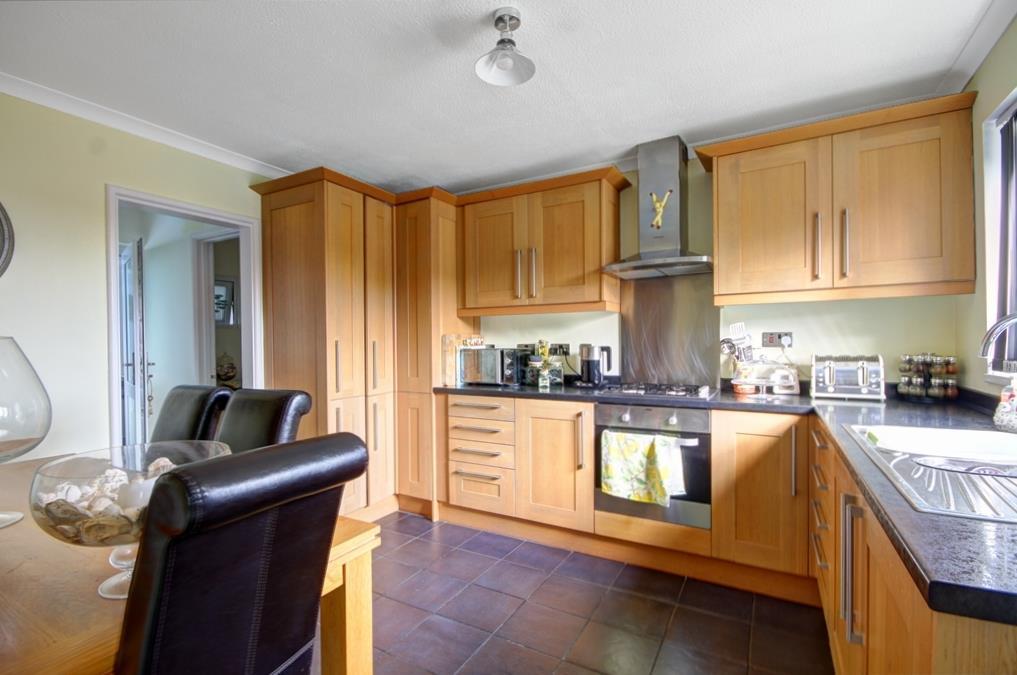 Blakenhurst, Harvington, Evesham 3 bed terraced house for sale £289,000