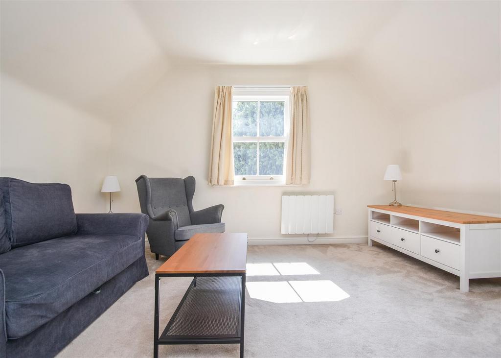 The Annexe, 22a Stockwell Road... 1 bed apartment £800 pcm (£185 pw)