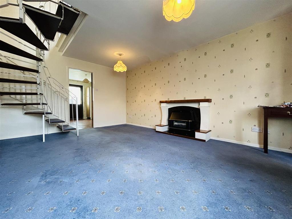 31 Chapel Street, Wombourne 2 bed semidetached house to rent £750