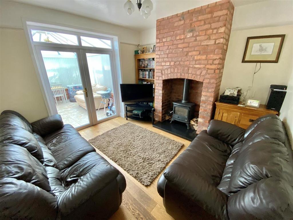 Broken Cross, Macclesfield 3 bed semidetached house for sale £279,950