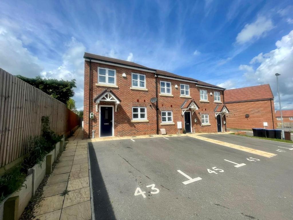 Harvester Way, Buckingham Fields, Northampton NN4 3 bed end of terrace