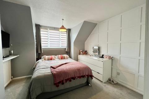 74 Ash Rise, Northampton, NN2 8SB